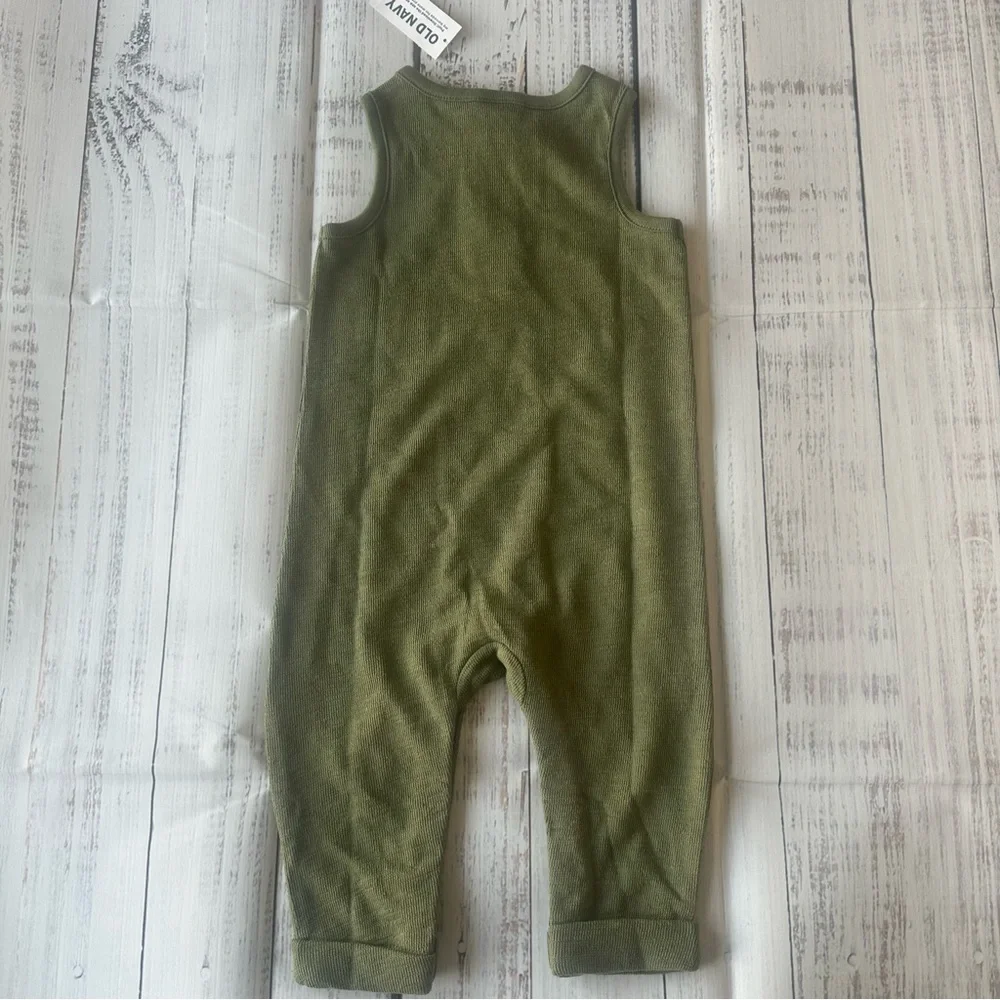 Old Navy Unisex Sleeveless olive green one piece size 6-12 months